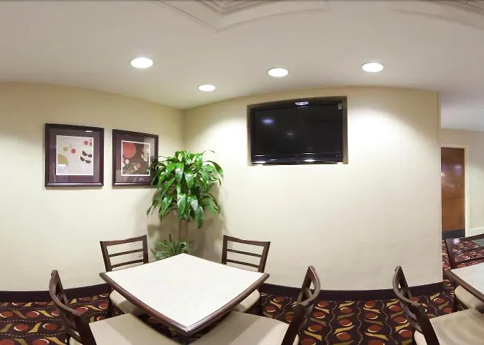 Comfort Suites Near Birkdale Village- Huntersville